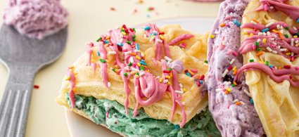 Waffle con Helado Mousse de Arandanos y Menta Granizada 