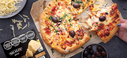 Pizza de Jamón con Queso Provolone